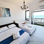 Serenity On Makenzy Apartmán *