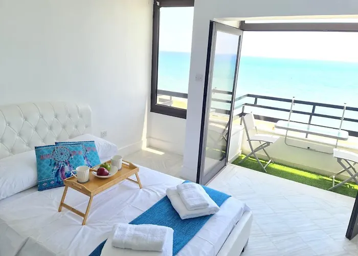 Appartamento Serenity On Makenzy Larnaca