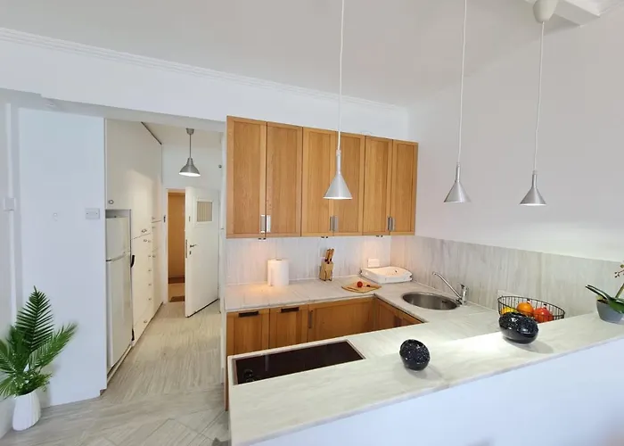 Serenity On Makenzy Apartman